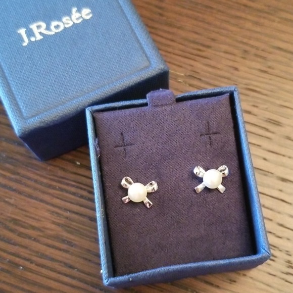 NWT Pearl Sterling Silver Bow Knot Earrings - Picture 1 of 3